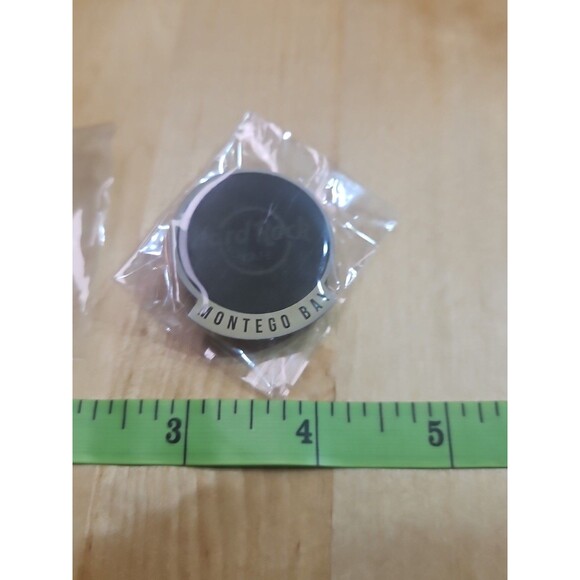 Hard Rock Cafe Montego Bay Key Chain & Pin - Picture 7 of 7